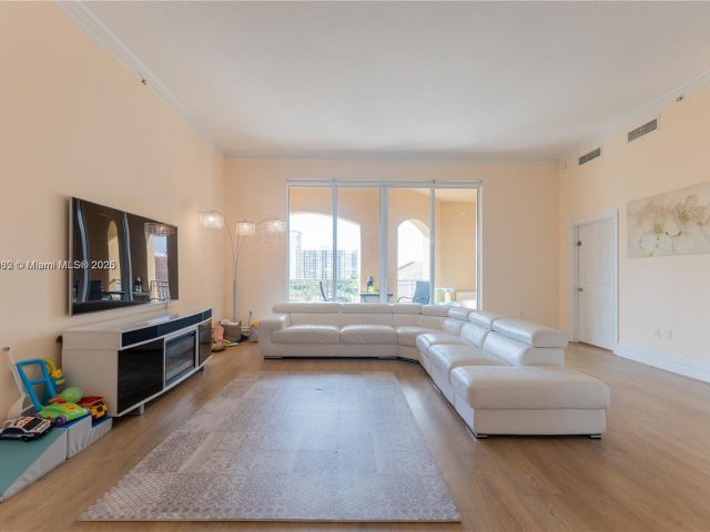 Продажа квартиры #710 - фото 6366100