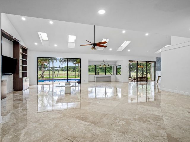 Дом в аренду по адресу 10391 Boca Woods Lane - фото 6365872