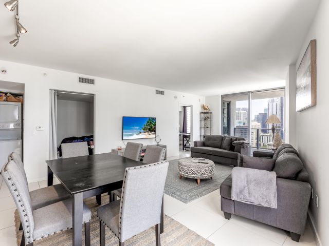 Продажа квартиры #2601 - фото 6369312