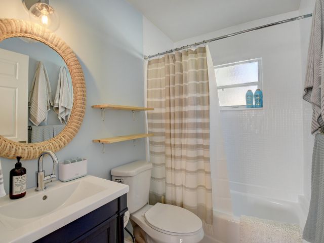 Дом в аренду по адресу 212 SW 1st Avenue - фото 6425848