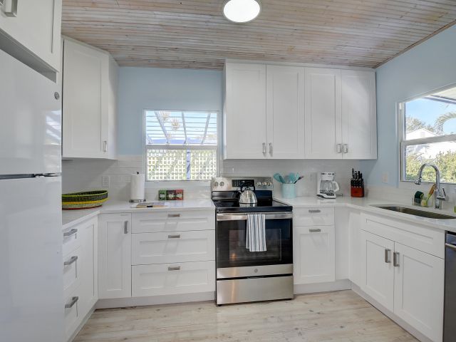 Дом в аренду по адресу 212 SW 1st Avenue - фото 6425852