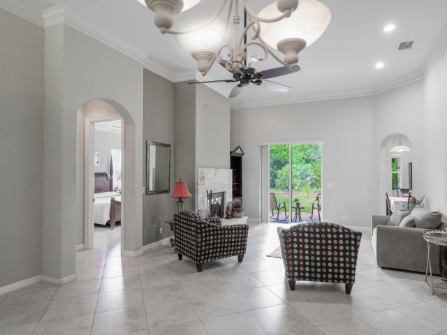 Продажа дома по адресу 3968 W Hamilton - фото 6446389