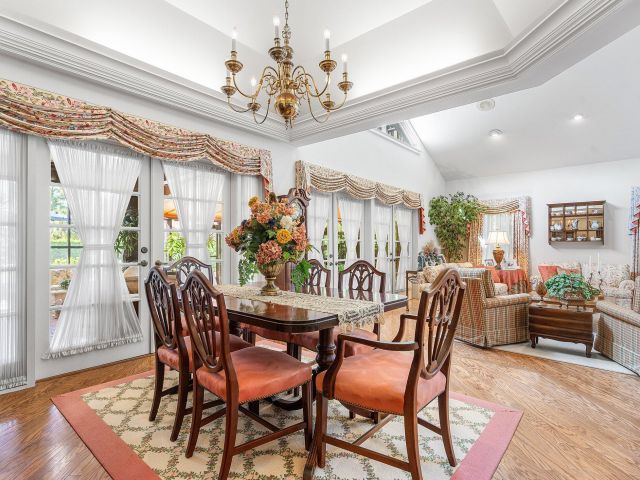 Продажа дома по адресу 4838 Charlton Way - фото 6373981