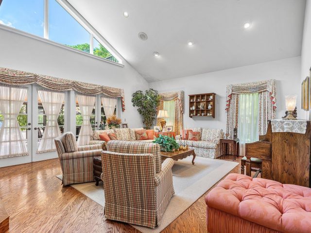 Продажа дома по адресу 4838 Charlton Way - фото 6373986