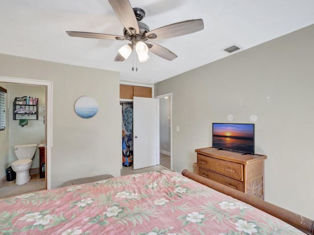 Дом в аренду по адресу 3241 SW 19 Street - фото 6374708