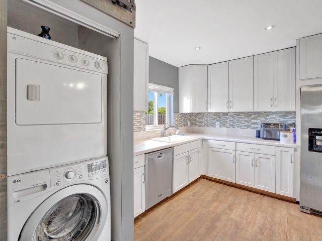 Дом в аренду по адресу 3241 SW 19 Street - фото 6444199