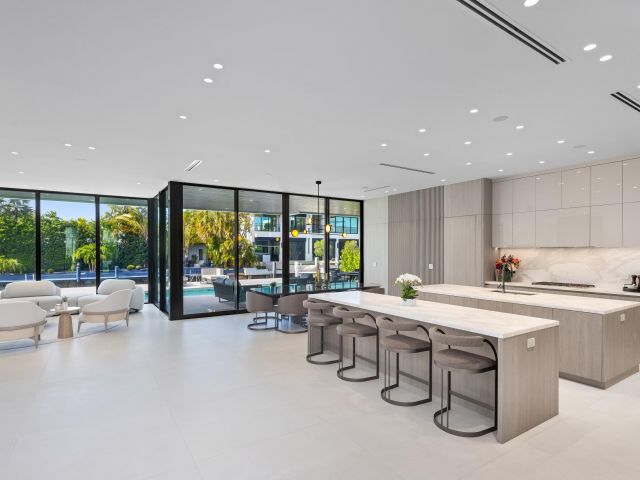 Продажа дома по адресу 541 Golden Harbour Drive - фото 6413569