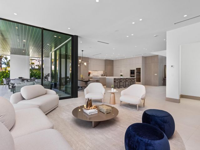 Продажа дома по адресу 541 Golden Harbour Drive - фото 6413577