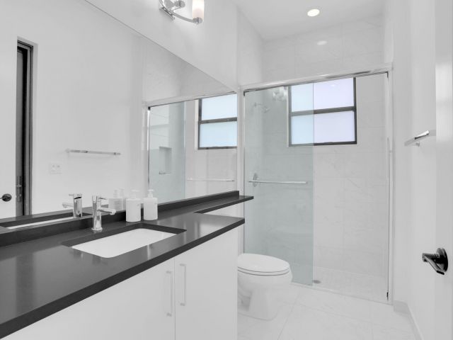 Продажа дома по адресу 8115 Laurel Falls Drive - фото 6445591