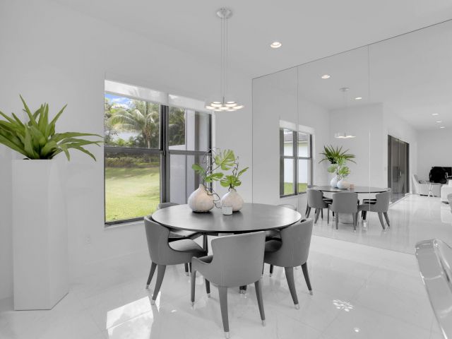 Продажа дома по адресу 8115 Laurel Falls Drive - фото 6445595