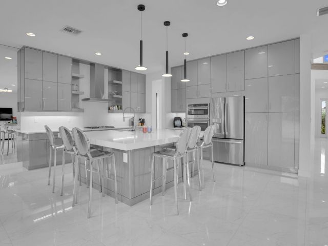 Продажа дома по адресу 8115 Laurel Falls Drive - фото 6445597