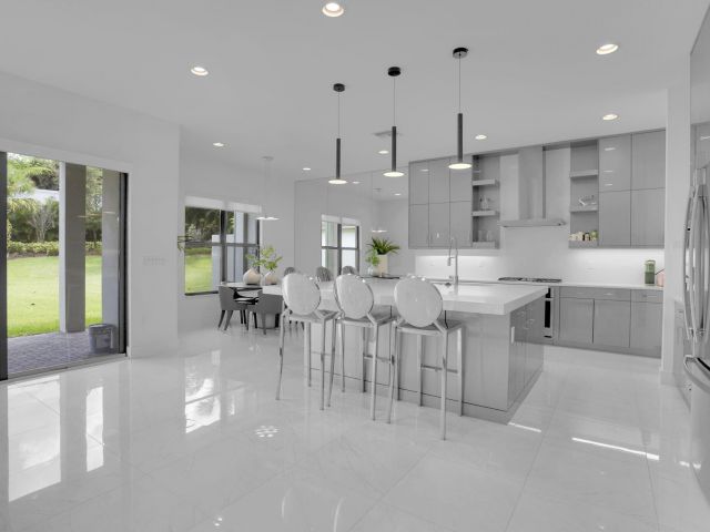 Продажа дома по адресу 8115 Laurel Falls Drive - фото 6445598