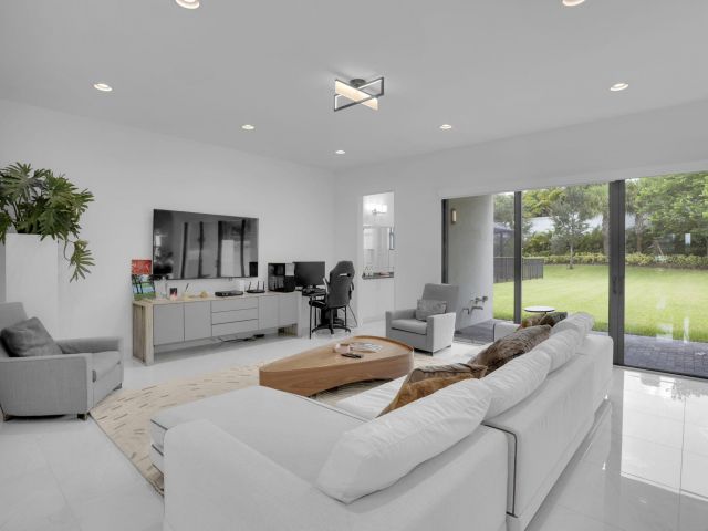 Продажа дома по адресу 8115 Laurel Falls Drive - фото 6445599