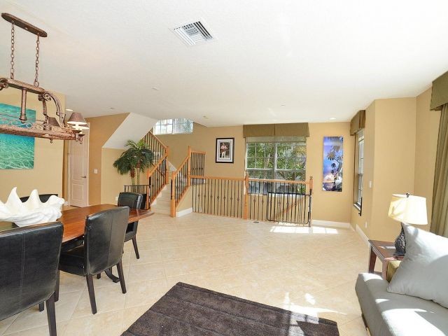 Дом в аренду по адресу 5510 NE Trieste Terrace - фото 6378227