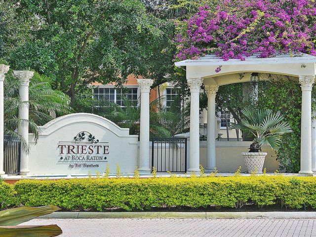 Дом в аренду по адресу 5510 NE Trieste Terrace - фото 6378236