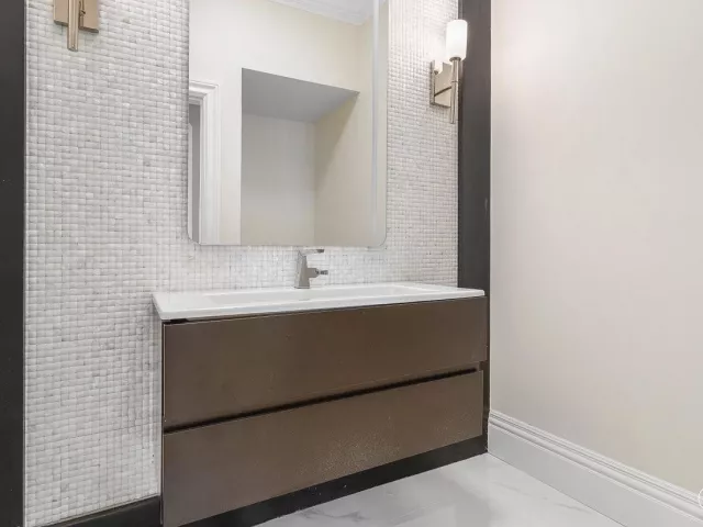 Продажа дома по адресу 549 NE 19th Avenue C - фото 8966711