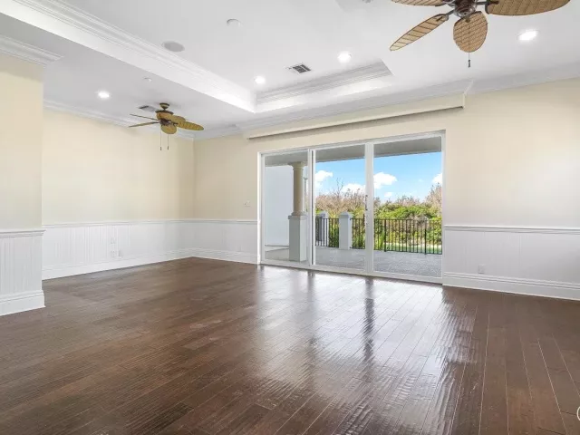 Продажа дома по адресу 549 NE 19th Avenue C - фото 8966731