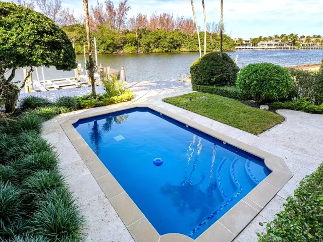 Продажа дома по адресу 549 NE 19th Avenue C - фото 8966741