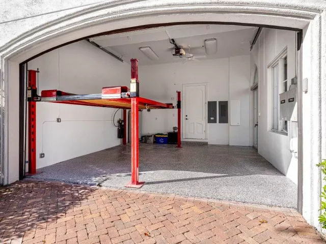 Продажа дома по адресу 549 NE 19th Avenue C - фото 8966743