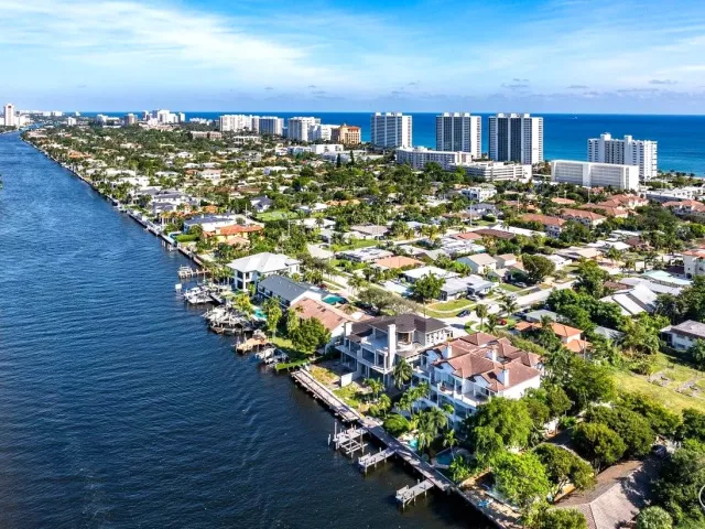 Продажа дома по адресу 549 NE 19th Avenue C - фото 8966749
