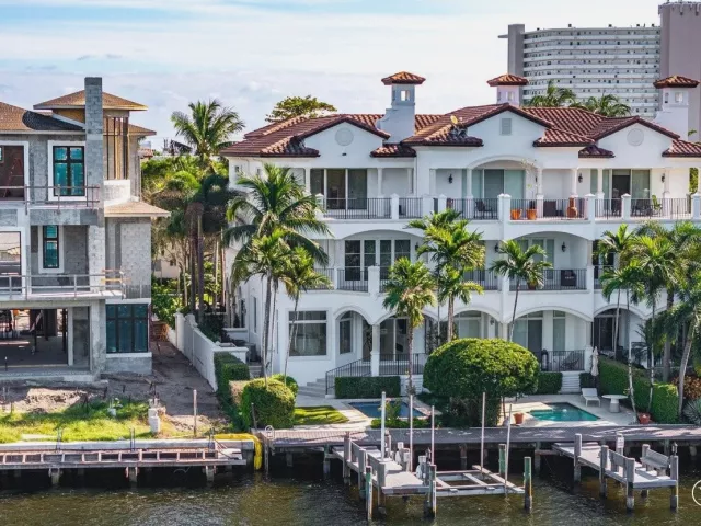 Продажа дома по адресу 549 NE 19th Avenue C - фото 8966750