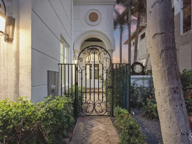 Продажа дома по адресу 549 NE 19th Avenue C - фото 8966755
