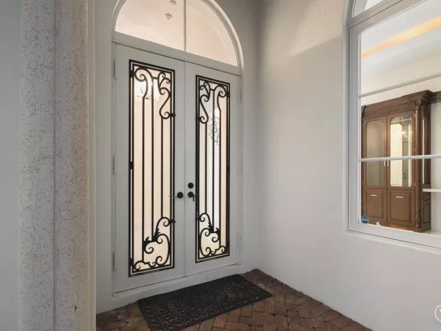 Продажа дома по адресу 549 NE 19th Avenue C - фото 8966756