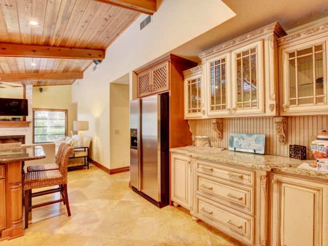 Дом в аренду по адресу 2570 NW 27th Street - фото 6399881