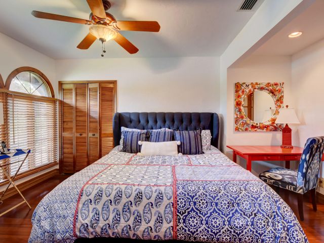 Дом в аренду по адресу 2570 NW 27th Street - фото 6399889