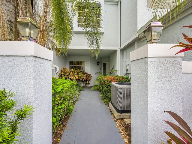 Дом в аренду по адресу 17094 Boca Club Boulevard 4 - фото 6391629