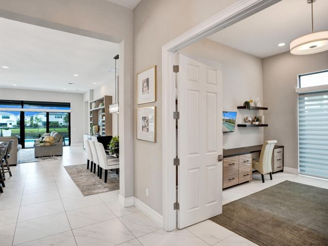 Дом в аренду по адресу 9052 Chauvet Way - фото 6894928