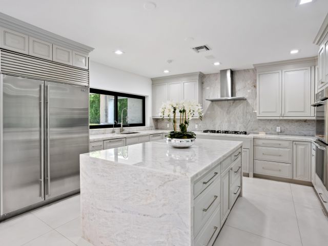 Продажа дома по адресу 18743 Long Lake Drive - фото 6937071