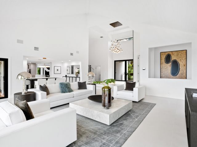 Продажа дома по адресу 18743 Long Lake Drive - фото 6937077