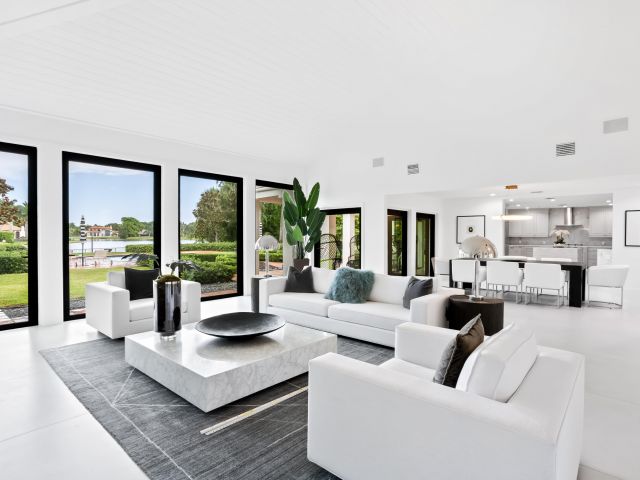 Продажа дома по адресу 18743 Long Lake Drive - фото 6937078