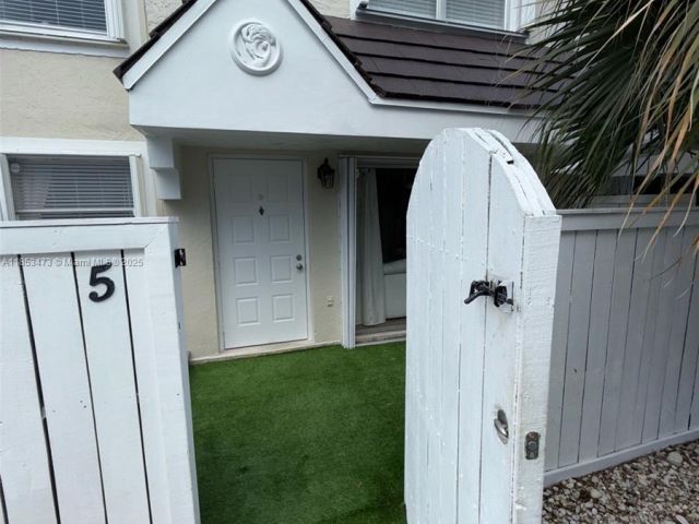 Дом в аренду по адресу 4530 SW 68th Ct Cir 35-6 - фото 7491635