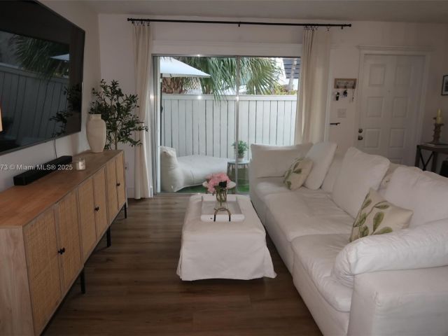 Дом в аренду по адресу 4530 SW 68th Ct Cir 35-6 - фото 7491641