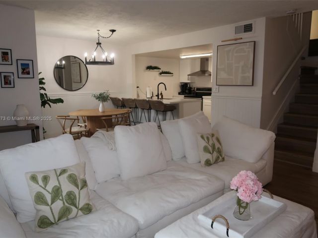 Дом в аренду по адресу 4530 SW 68th Ct Cir 35-6 - фото 7491644