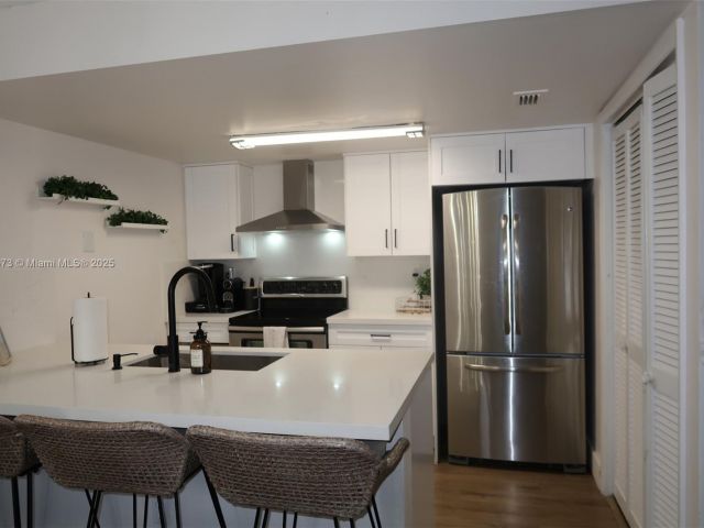 Дом в аренду по адресу 4530 SW 68th Ct Cir 35-6 - фото 7491646