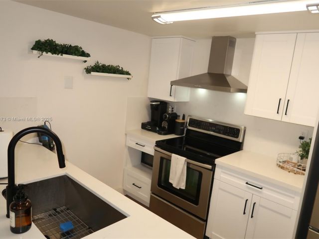 Дом в аренду по адресу 4530 SW 68th Ct Cir 35-6 - фото 7491647