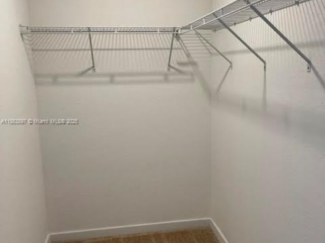 Дом в аренду по адресу 1092 SE 23rd Ave 1092 - фото 7484136