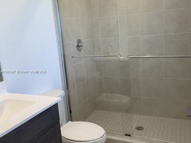 Дом в аренду по адресу 1092 SE 23rd Ave 1092 - фото 7484139