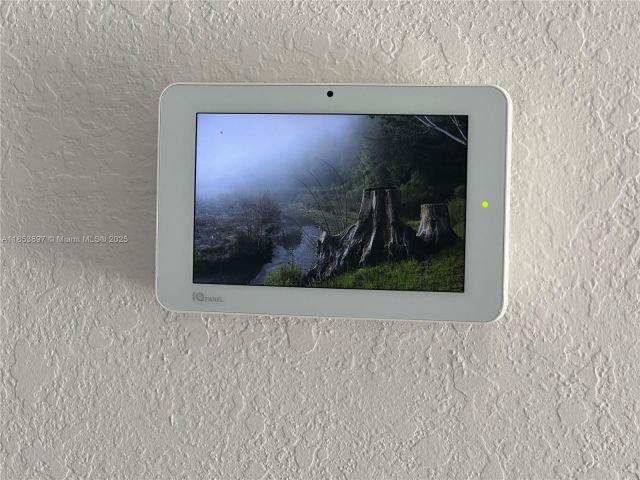 Дом в аренду по адресу 1092 SE 23rd Ave 1092 - фото 7484140