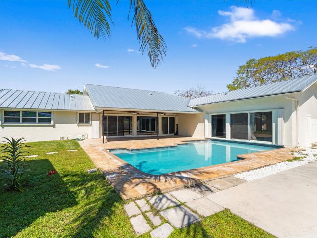 Продажа дома по адресу 698 NW 12th Road - фото 6391416