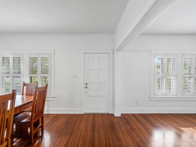 Продажа дома по адресу 319 Buckingham Road - фото 6390794