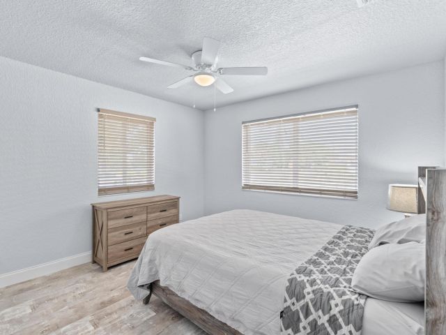 Продажа дома по адресу 741 W 10th Street - фото 6384620