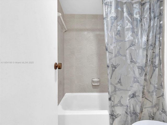 Продажа квартиры #1025 - фото 6384953