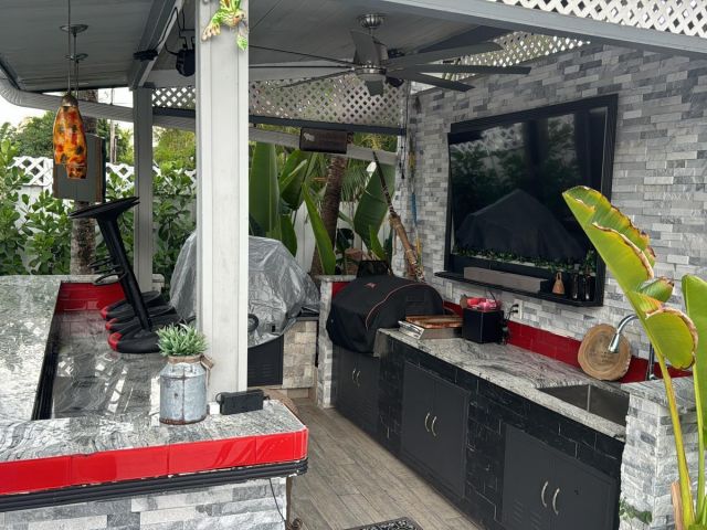 Дом в аренду по адресу 1320 SE 2nd Terrace - фото 6385539