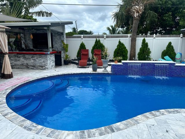 Дом в аренду по адресу 1320 SE 2nd Terrace - фото 6385543