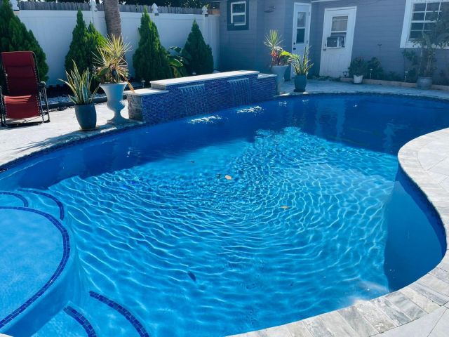 Дом в аренду по адресу 1320 SE 2nd Terrace - фото 6385544