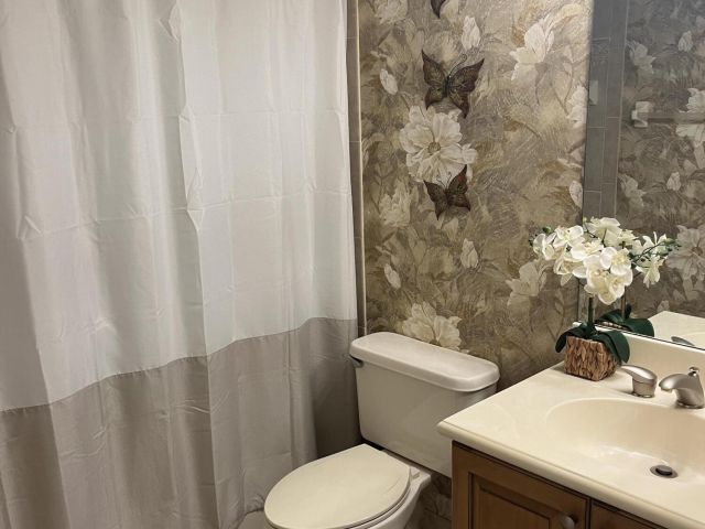 Продажа дома по адресу 9386 Madewood Court - фото 6390610